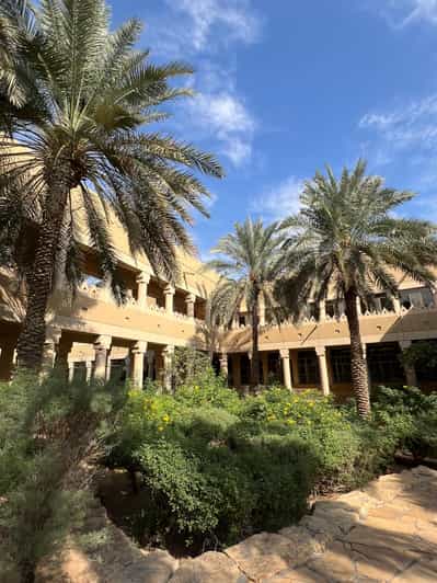 Riyadh: Masmak Fort, Souq AlZal, and Murabba Palace Tour
