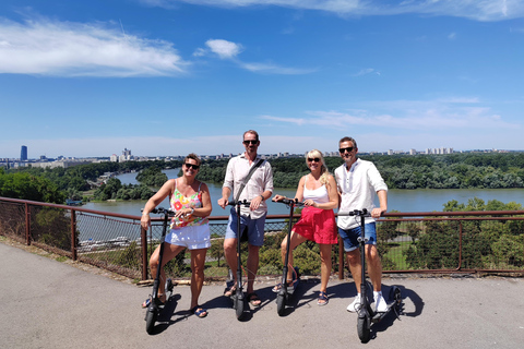 Excursión en Scooter E Essentials Belgrado