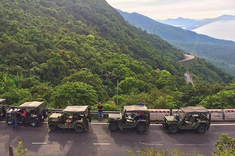 Da Nang: Esplora il passo di Hai Van con la jeep dell&#039;esercito americano