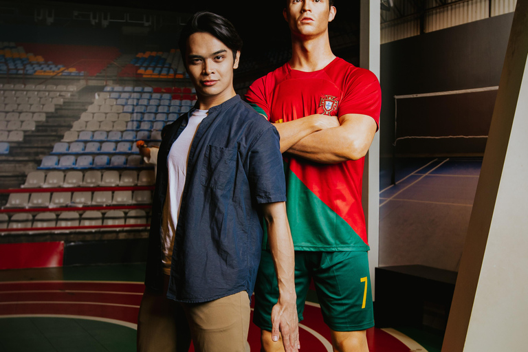 Singapura: Bilhete de entrada para o museu de cera Madame TussaudsBilhete Standard + Marvel Universe 4D + Corrida VR