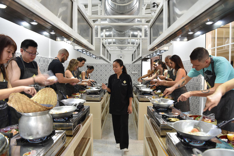Sathon: Hands-on Thai Cooking Class & Market Tour in Bangkok