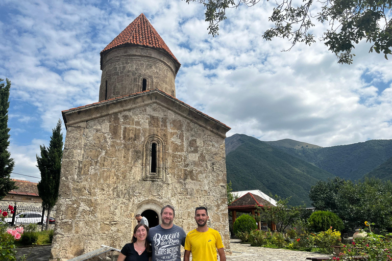 من باكو: جولة شيكي مع شريك سفر بي بي سي (خاص)