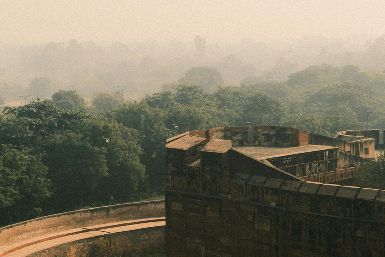 Von Delhi: Sonnenaufgang Taj Mahal und Agra Fort Tour mit AC Auto