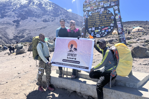 Moshi: scalata del Kilimangiaro in 6 giorni attraverso il percorso Rongai