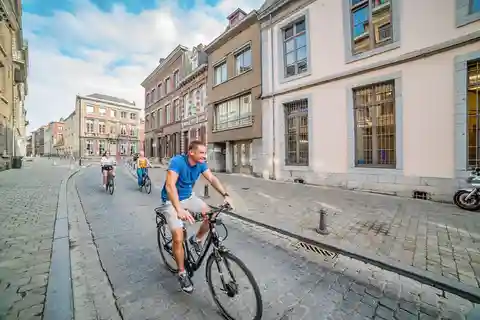 Mons: Bike ride to discover Mons