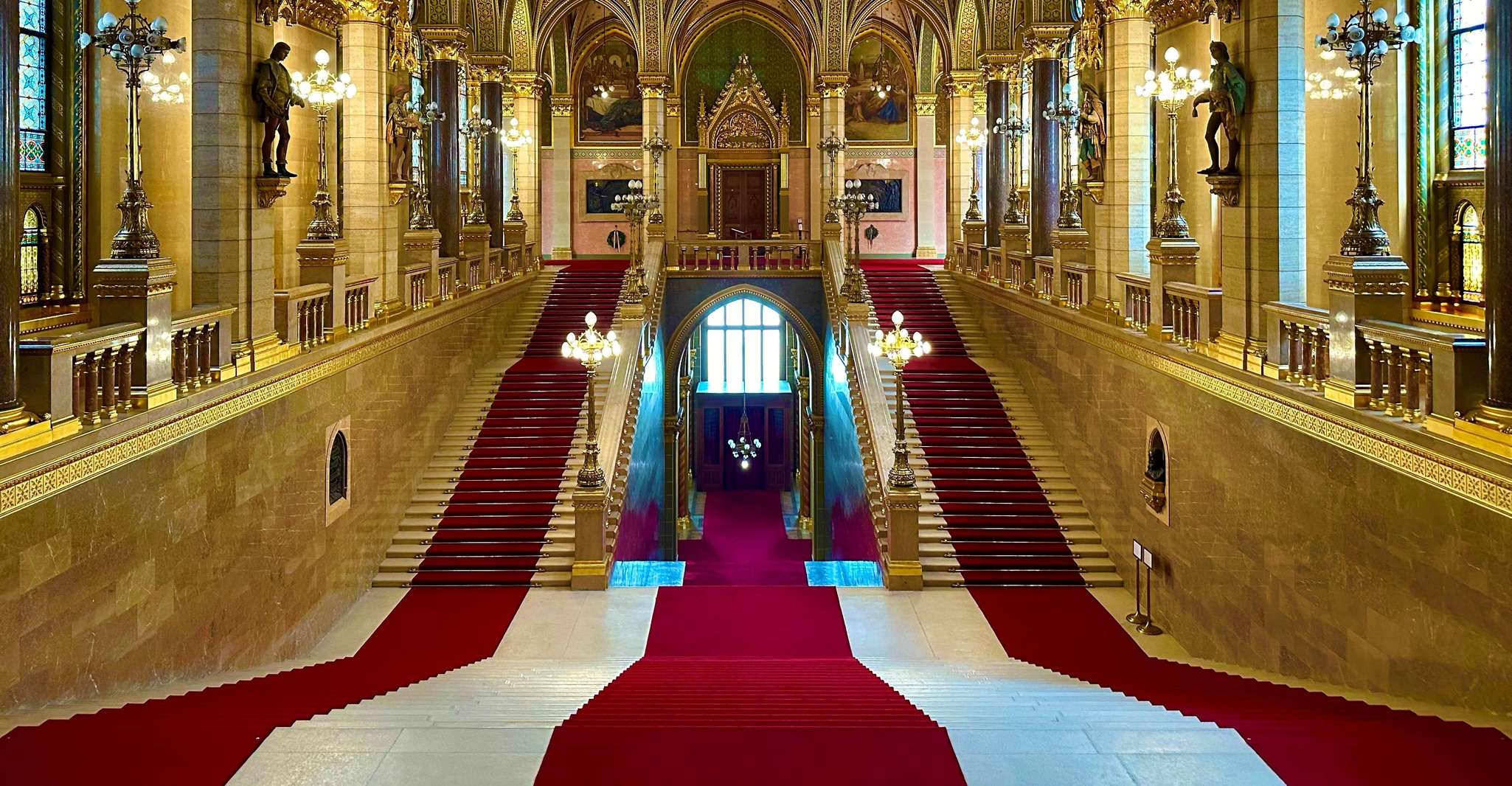 Budapest: Parliament Building Entry Ticket and Audio Guide photo 7