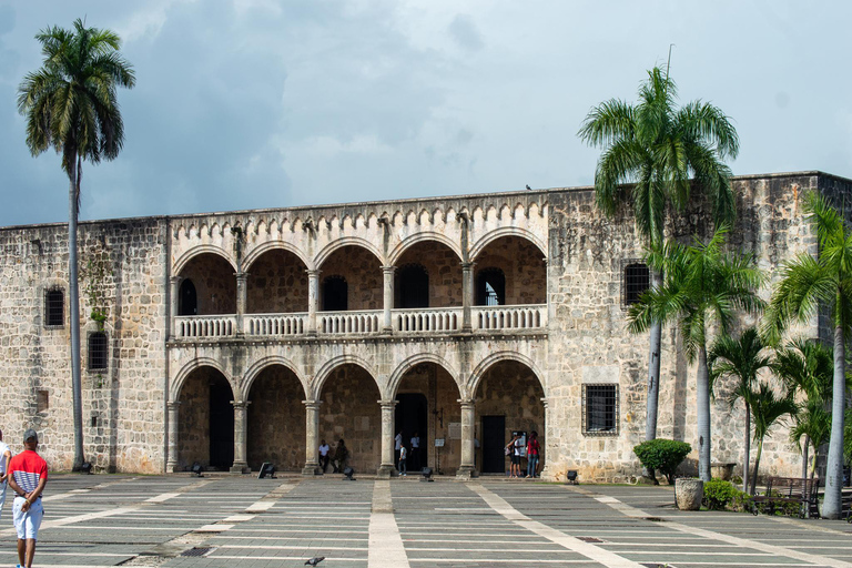 Punta Cana: Excursão VIP de um dia a Santo Domingo com recolha no hotel