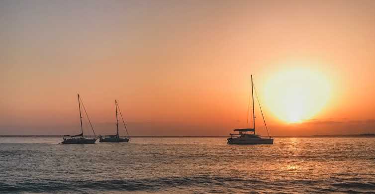 Lanzarote: Crociera al tramonto con osservazione dei delfini con trasferimenti