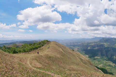 Nadi: Przygoda z wędrówką w małej grupie po ukrytych szczytachUkryte szczyty – przygoda dla małych grup miłośników wędrówek