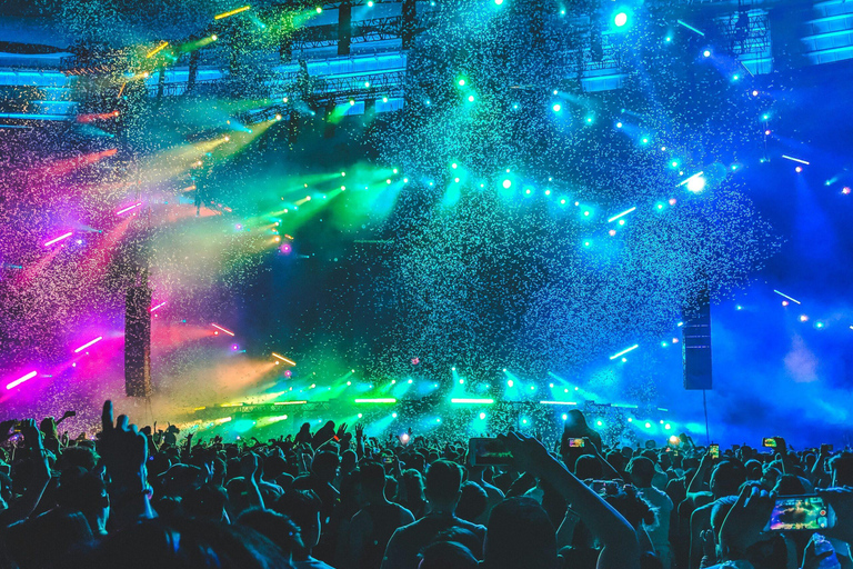 La cultura de discotecas de Berlín: 3 clubes emblemáticos en una nocheHombres y más: ticket para un tour público para socializar