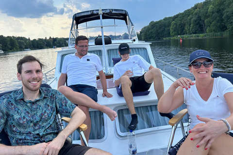 Potsdam: 2-Hour Private Castle Sightseeing Cruise