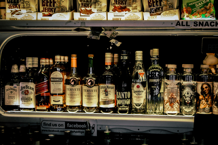 Riga: Old Town Walking Tour & 14-Beer Tasting