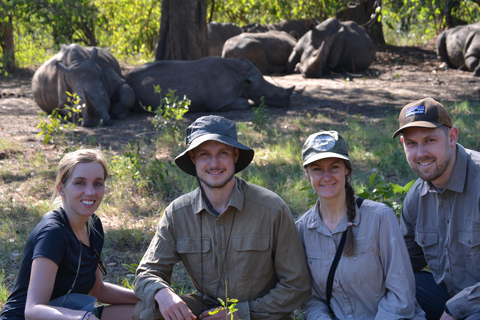 Livingstone: Recorridos de caza y paseo en rinoceronteLivingstone: Safari en el hermoso PN Mosi-Oa-Tunya