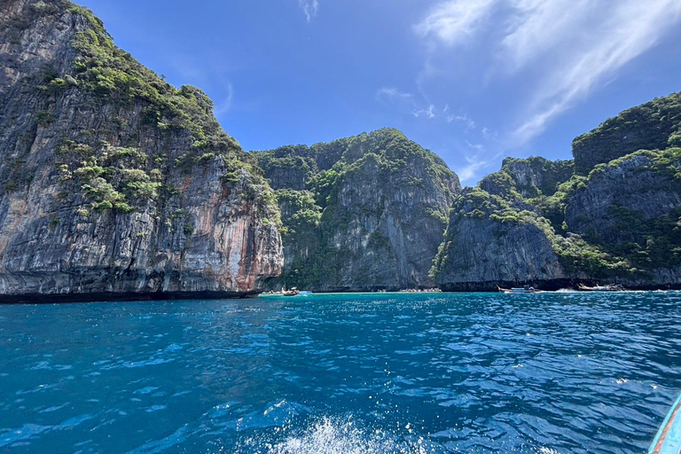 Phi Phi Islands: Shark Snorkeling Phi Phi Islands: PRIVATE VIP Shark Snorkeling - 4h