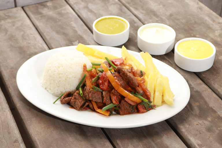 Learn how to prepare the most iconic dishes of Peruvian cuisine. Shared tour