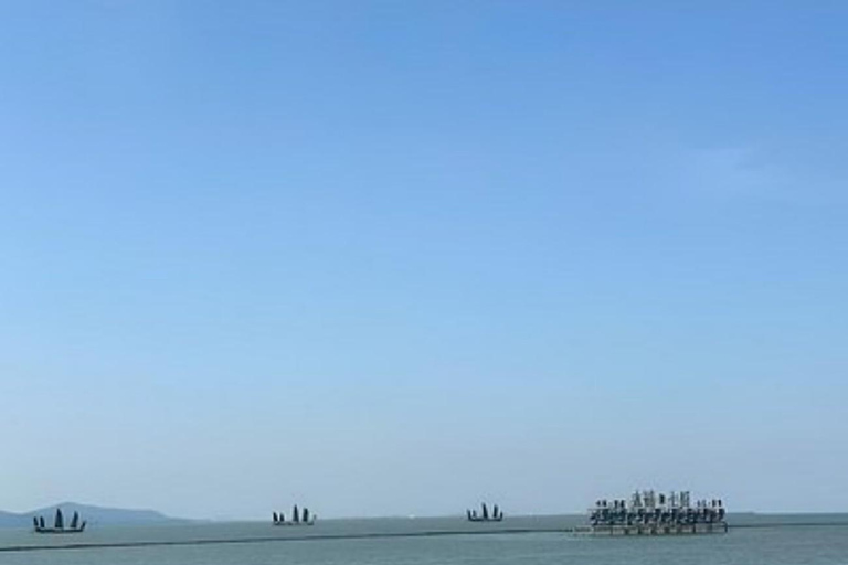 Shanghai: Huzhou Taihu Lake Views & Paddling Day Trip