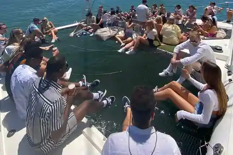 Lisbon: Catamaran Boat Party with Great DJ, House Music