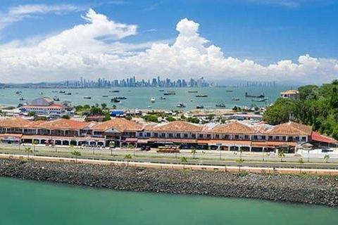 Panama City: Small-Group Canal & Skyline Tour
