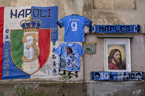 Naples: Walk in the Footsteps of Diego Maradona with a Local