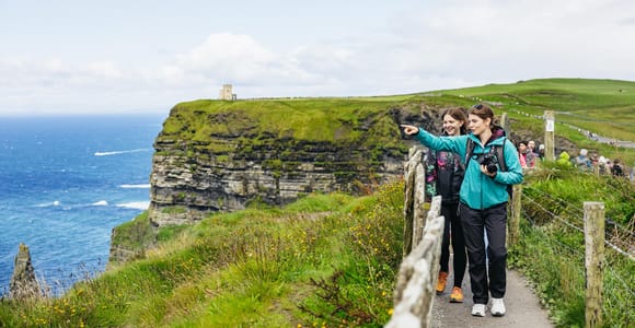 Von Galway aus: Ganztägige Cliffs of Moher & Burren geführte Tour