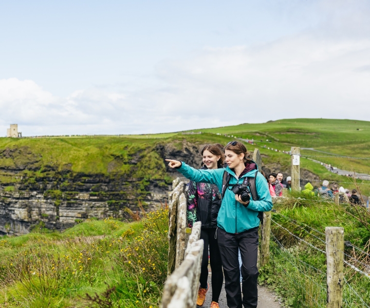 Desde Galway: Excursión de un día a los Acantilados de Moher y el Burren