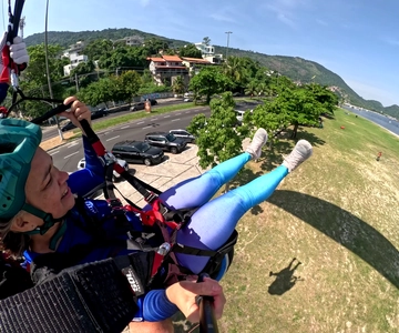 Rio de Janeiro: Paragliding in Niterói with experienced instructors
