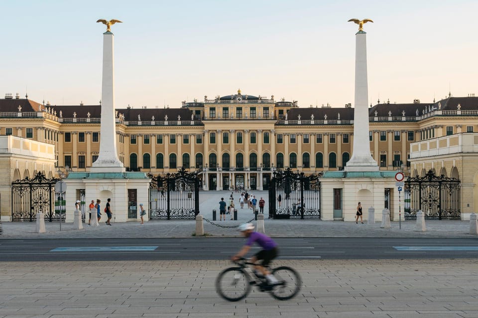Private Vienna City Tour incl. Schönbrunn Palace by Minivan - Housity