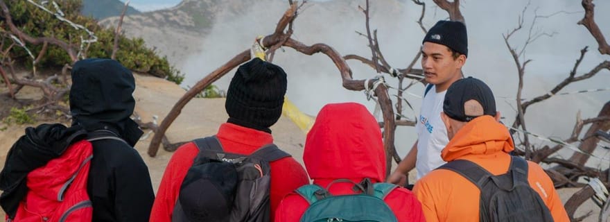 Banyuwangi/Bali : visite guidée du cratère Ijen, du feu bleu et du lever du soleil