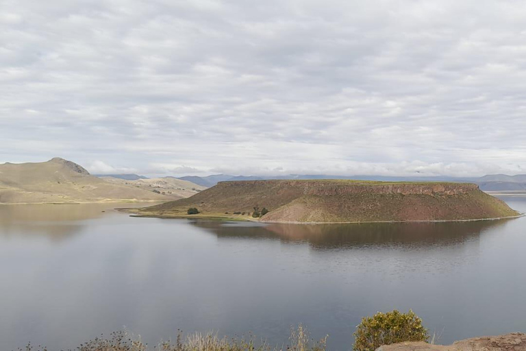Puno: Sillustani Chullpas Guided Tour From Puno: Uros Floating Islands Guided Tour