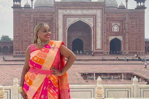 Wedding Wear & Bollywood Glam Shopping Tour (Women-Led Tour) Wedding Wear & Bollywood Glam Shopping Tour (Half-Day Tour)