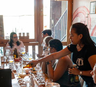 Degustación de cerveza en Cartagena, Colombia