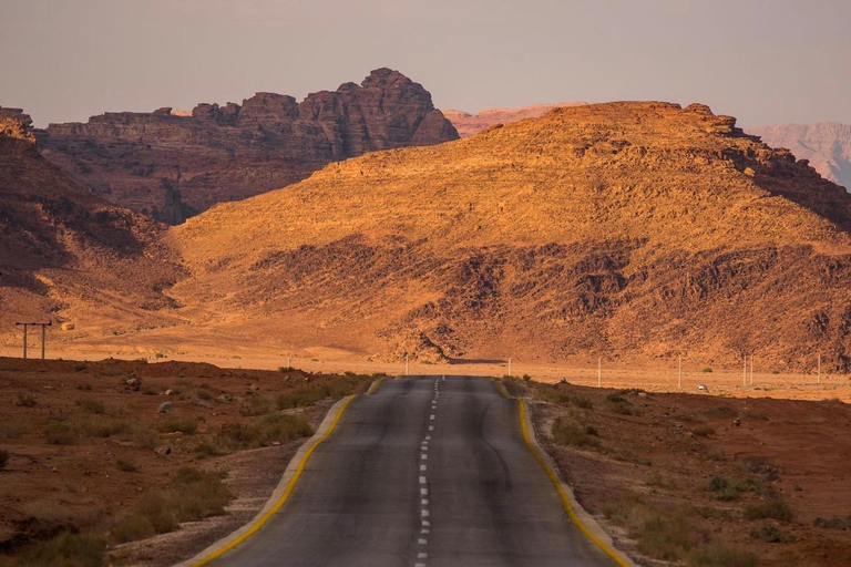 Amman: 2-Day VIP Wadi Rum Martian Tent & 4*4 & Petra Tour