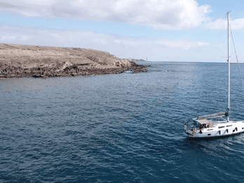 Pasito Blanco : Private sailing tour with food & drinks