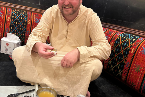 Jeddah: Caminhada na Montanha da Lua e Yoga ao Pôr do Sol