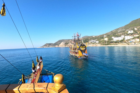 Alanya: Pirates Boat Trip with Lunch and Hotel Pickup