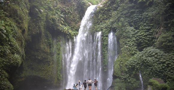 Best of Lombok: Tribe Villages, Traditions & Waterfalls