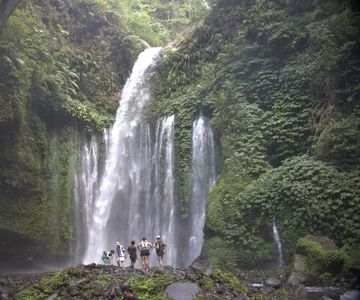 Best of Lombok: Tribe Villages, Traditions & Waterfalls