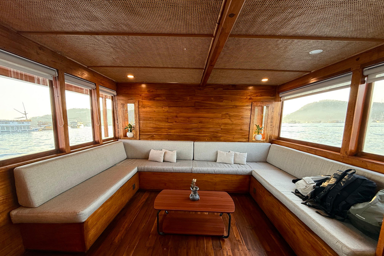 Day Trip To Komodo By Luxury Boat, Sunset & Flying Foxes