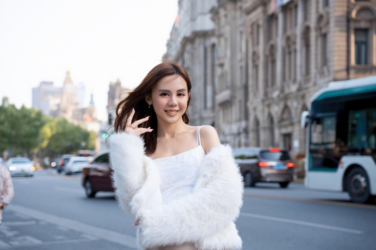 Shanghai: Professional Photoshoot Walking Tour