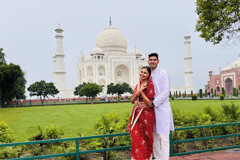 Depuis Agra : Visite du Taj Mahal avec conservation des éléphantsVisite guidée avec chauffeur et guide uniquement