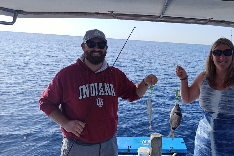 Atenas: Experiencia de pesca en barco con comida marinera