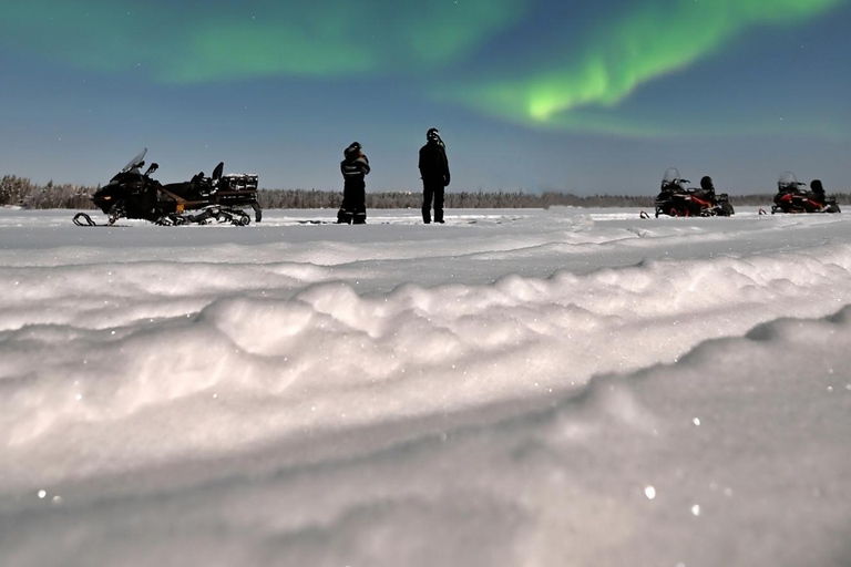 Levi: safari na skuterach śnieżnych w poszukiwaniu zorzy polarnejLevi: Safari na skuterach śnieżnych pod zorzą polarną