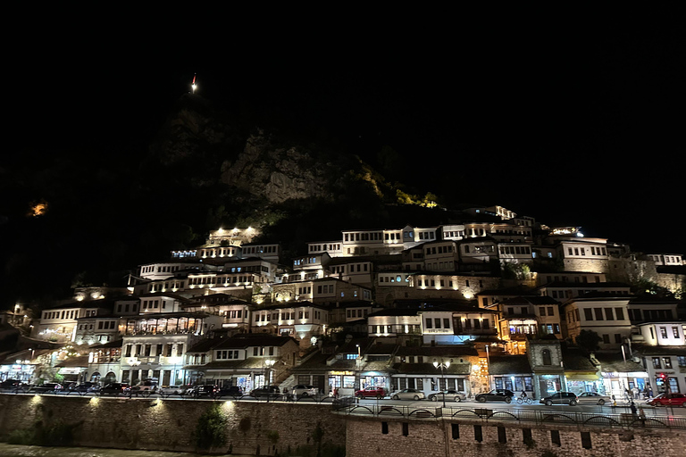 De Tirana e Durres: viagem de 1 dia a Berat e ao lago Belshi