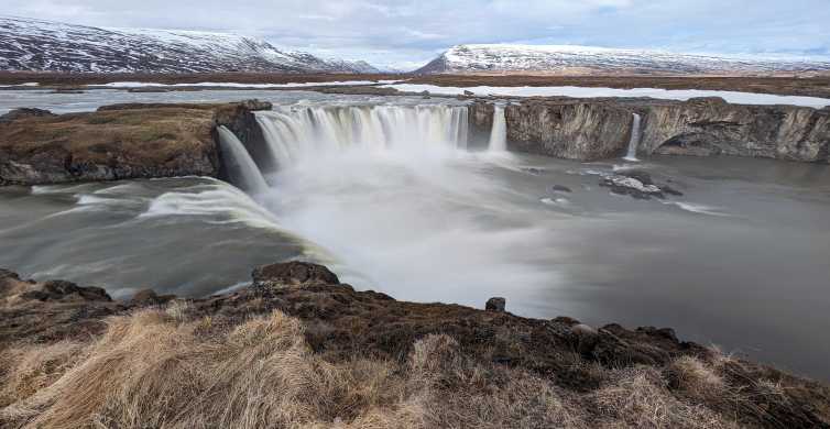 Akureyri: Goðafoss, Laufas i wycieczka po świątecznym domu