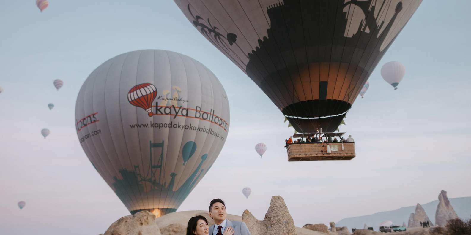 Cappadocia: Private Photoshoot Sunrise Balloon with Transfer