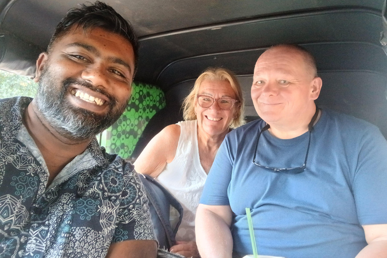 Kandy: Private Tuk Tuk City Tour with Local Guide