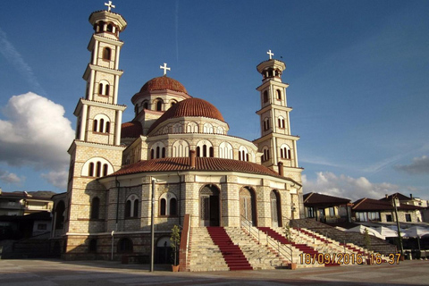 Von Tirana aus: 2-tägige Tagestour nach Permet und Korce mit Hotel