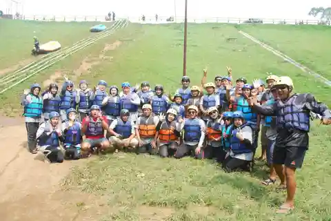 Bandung : Pangalengan River Rafting Adventure with Lunch