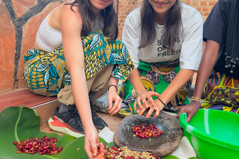 Kamonyi: Rwandan Coffee Farm & Family Cultural Tour
