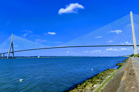 Excursión en bicicleta eléctrica por los monumentos y joyas de HonfleurTour en inglés